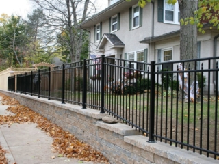 aluminum fence contractors around Cincinnati