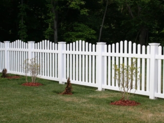 residential vinyl fence installation around Cincinnati