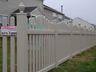 white vinyl picket fence installation in Cincinnati