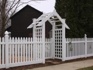 white vinyl fence and gate installation in Cincinnati