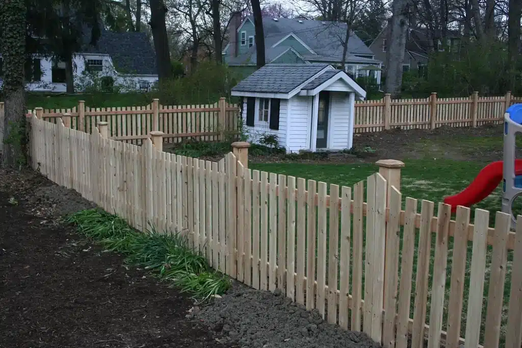 Custom cedar picket fence installation services around Cincinnati