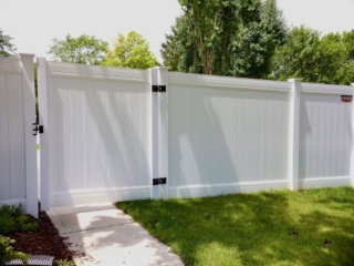 Privacy vinyl fencing company in Cincinnati