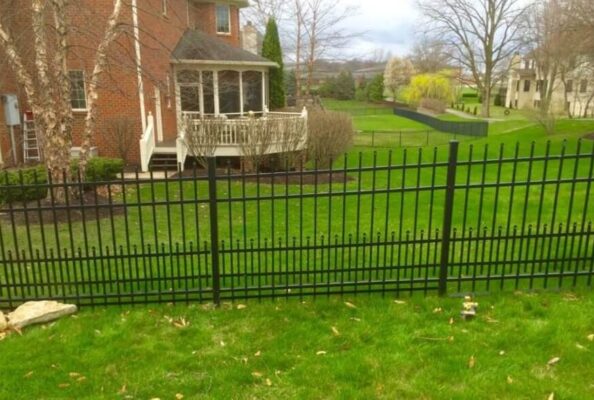 Deals on puppy-picket fencing around Cincinnati