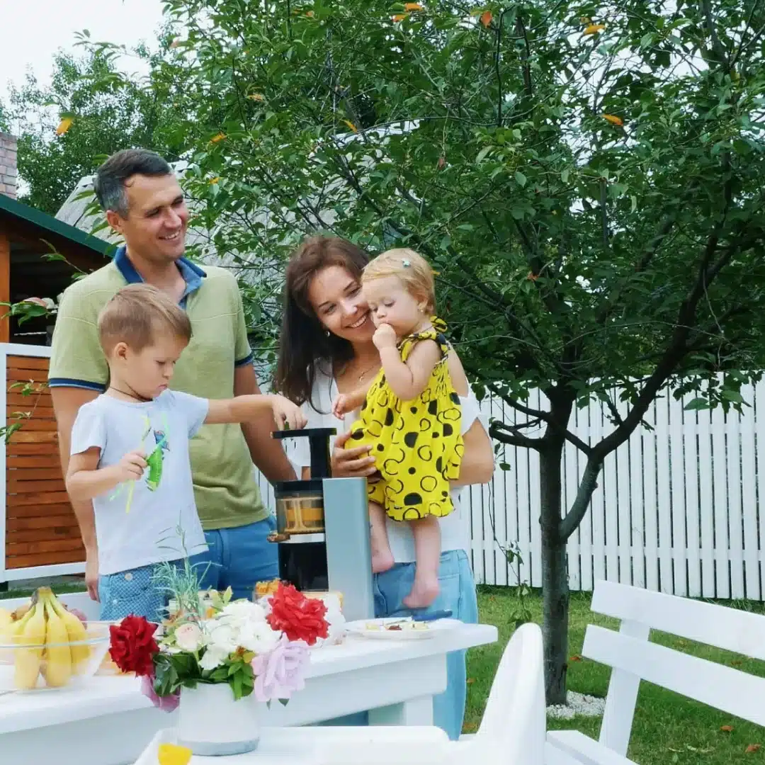 Amerifence Homeowners having qulity time privertly and secure with fences